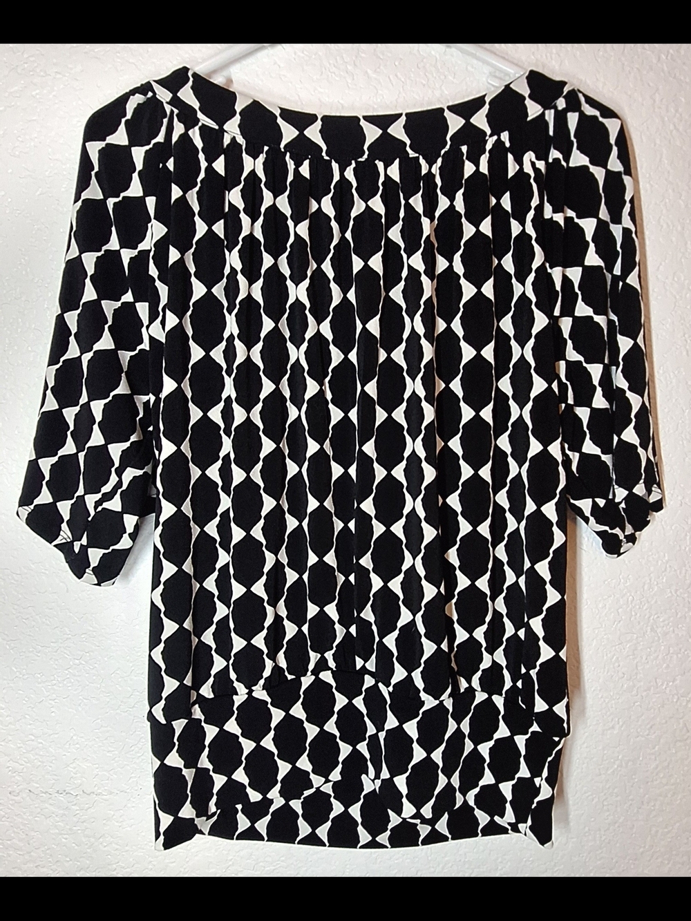 JM Collection Black & White Geometric Tie-Neck Tunic - Picture 2 of 5